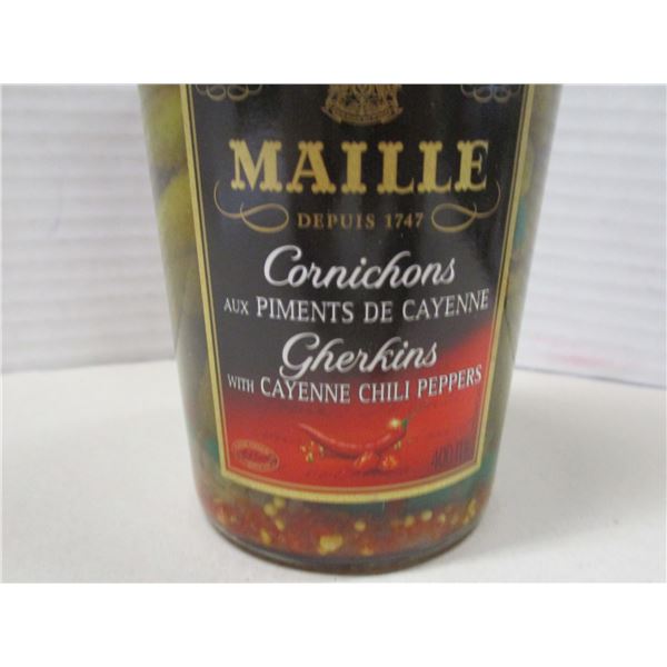 FREIGHT DAMAGE (AS IS):  GERKINS PICKLES C/W CHILI PEPPER (400 ML) - JAR