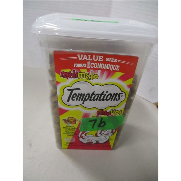 TEMPTATIONS MIX-UP FLAVORS CAT TREATS (454G) - TUB