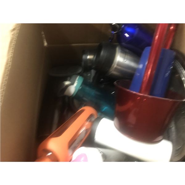 ESTATE:  BOX C/W MUGS & CUPS