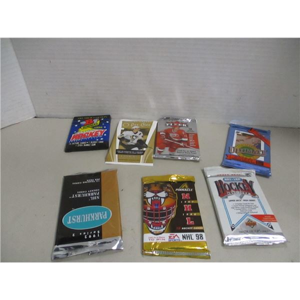 COLLECTABLE:  BAG C/W NHL CARDS