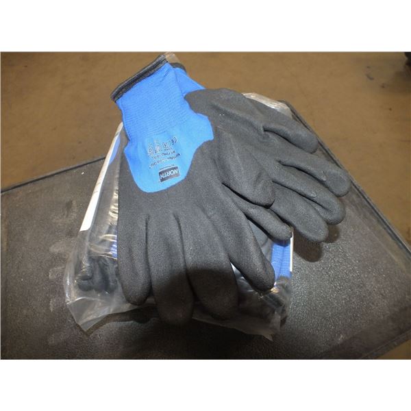 12 Pairs Of North Flex Cold Grip Gloves