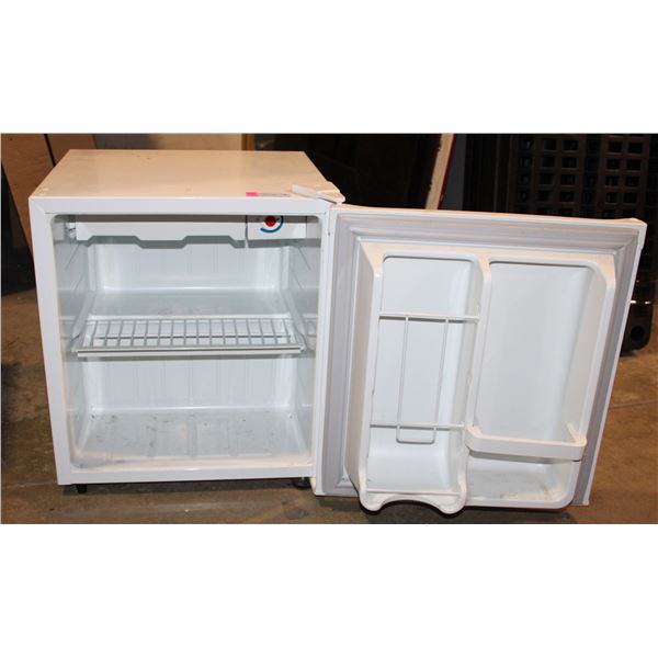 DANBY MINI FRIDGE. TESTED. WORKING