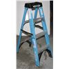 Image 1 : WERNER 4' FIBERGLASS LADDER