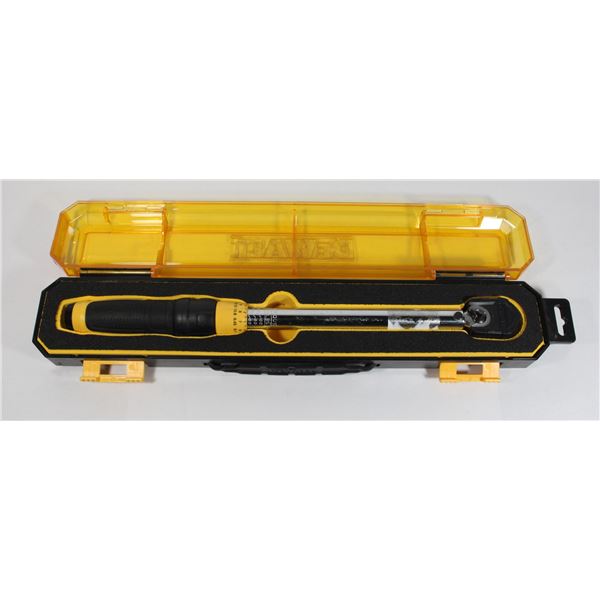 DEWALT 1/2" DRIVE TORQUE WRENCH IN CASE