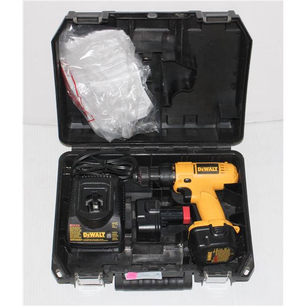 DEWALT 12V CORDLESS DRILL IN CASE WITH