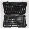 Image 1 : LARGE CRAFTSMAN TOOL SET IN CASE