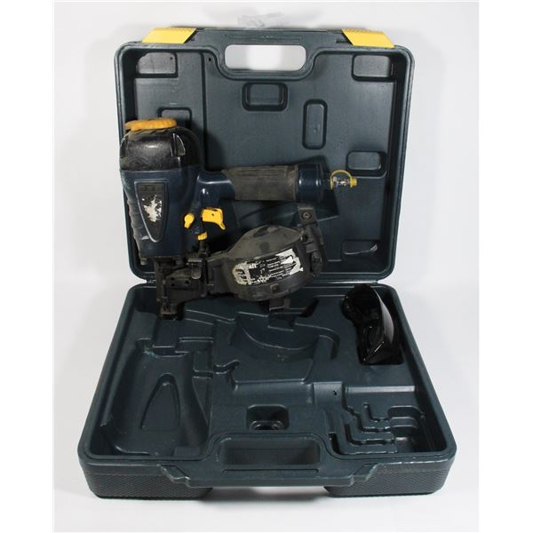 MASTERCRAFT AIR COIL NAILER GUN IN CASE WITH