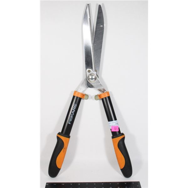 FISKARS HEDGE TRIMMER