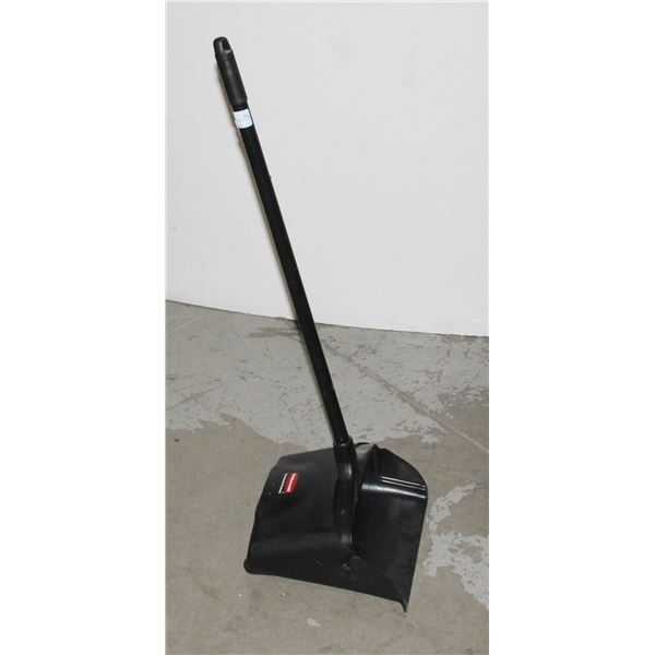 RUBBERMAID COMMERCIAL DUST PAN ON POLE