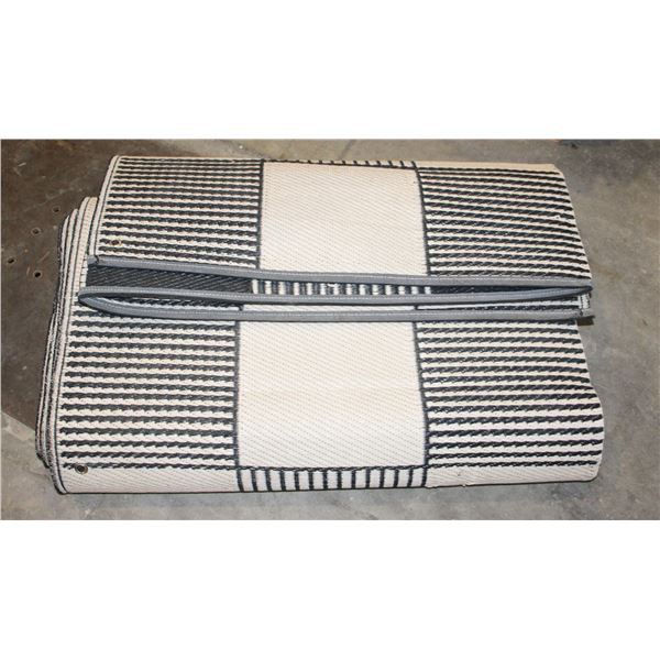 ESTATE LARGE INDOOR/ OUTDOOR RUG