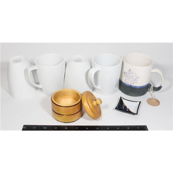 LOT OF CORELLE MUGS, ETC.