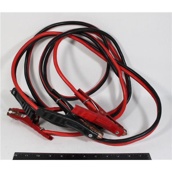 SET OF VEHICLE JUMPER CABLES