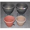 Image 1 : LOT OF ASSORTED PLASTIC PLANTER POTS