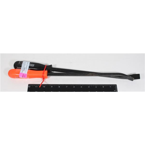 SET OF TWO LONG SCREWDRIVER HANDLE PRY BARS