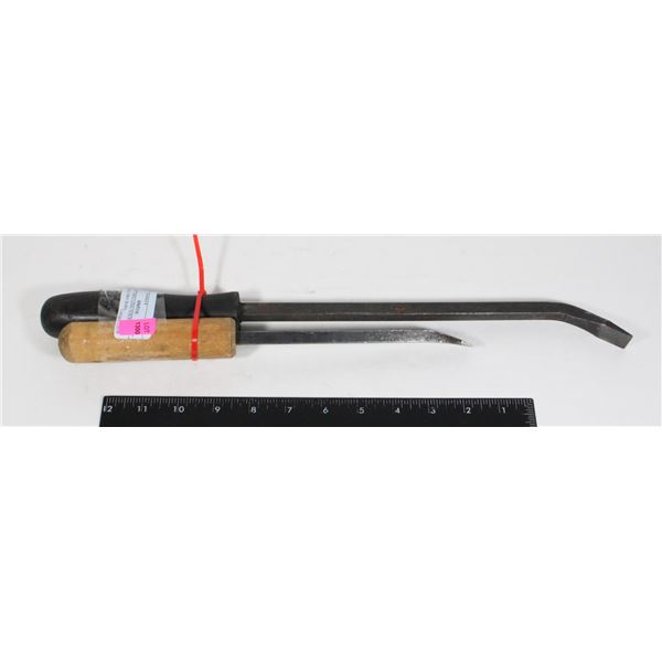 SET OF TWO LONG SCREWDRIVER HANDLE PRY BARS