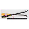 Image 1 : SET OF TWO LONG SCREWDRIVER HANDLE PRY BARS