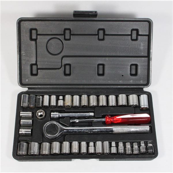 TRAVEL METRIC AND SAE RATCHET + SOCKET SET