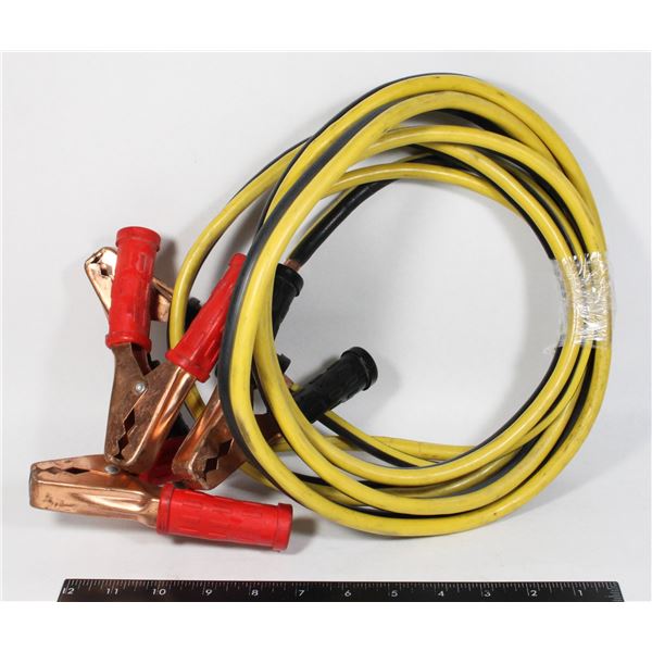 SET OF JUMPER CABLES
