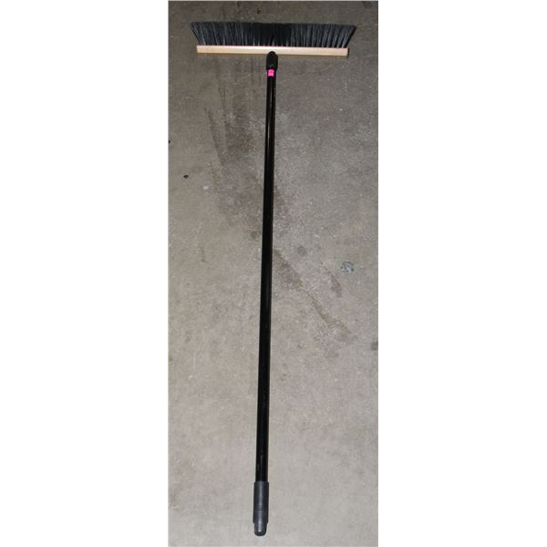 18" SWEEP PATH LIGHT TO MEDIUM DUTY PUSH BROOM