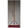 Image 1 : 18" SWEEP PATH HEAVY DUTY PUSH BROOM