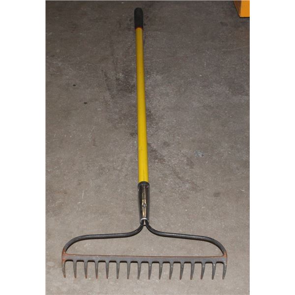 HEAVY DUTY FIBERGLASS HANDLE LANDSCAPING RAKE