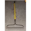 Image 1 : HEAVY DUTY FIBERGLASS HANDLE LANDSCAPING RAKE