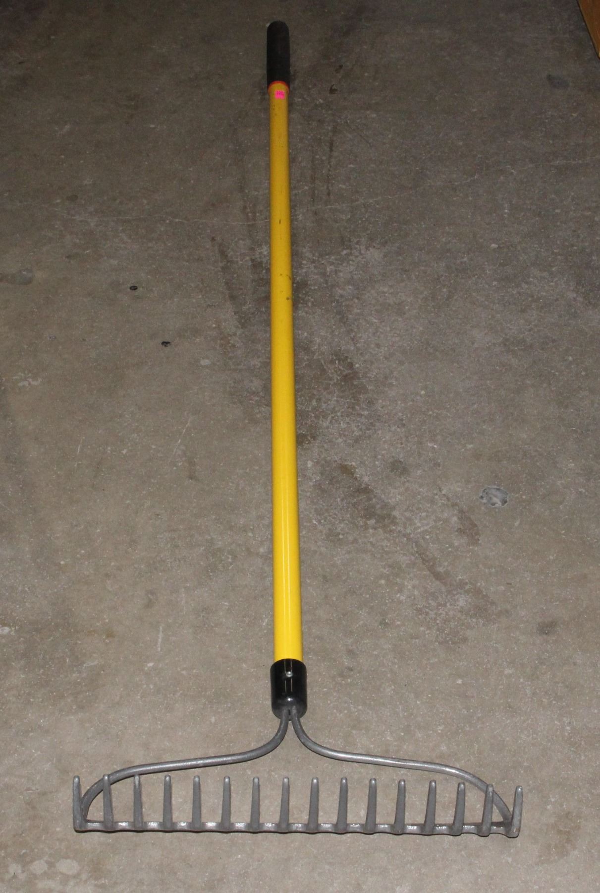 HEAVY DUTY FIBERGLASS HANDLE LANDSCAPING RAKE