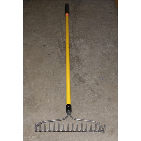 HEAVY DUTY FIBERGLASS HANDLE LANDSCAPING RAKE