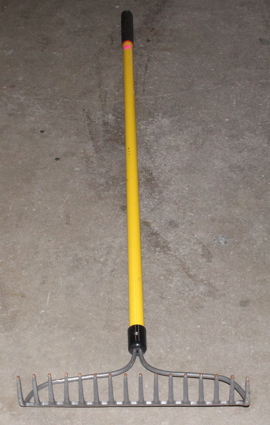 HEAVY DUTY FIBERGLASS HANDLE LANDSCAPING RAKE
