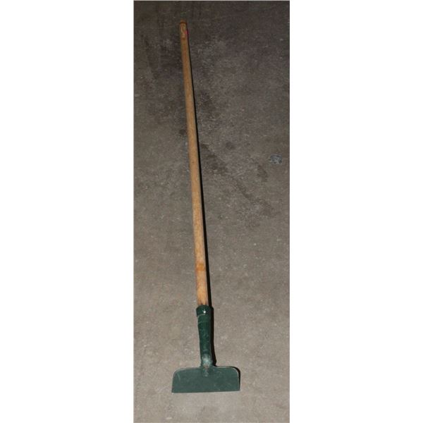 GARDEN HOE