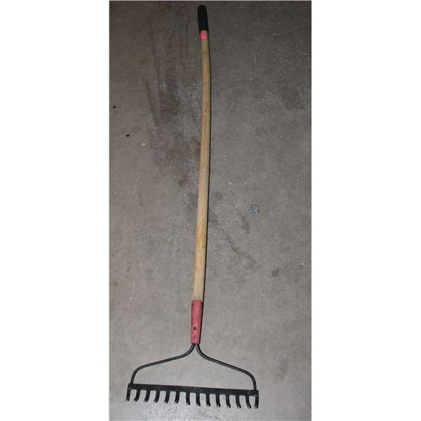 WOOD HANDLE GRAVEL RAKE