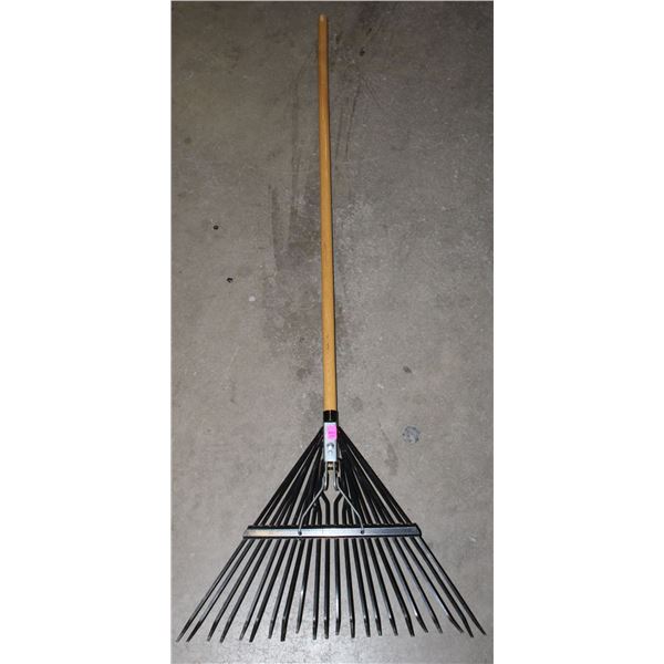 BLACK HEAD WOOD HANDLE LAWN RAKE
