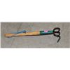 Image 1 : SHORT HANDLE GARDEN CULTIVATOR
