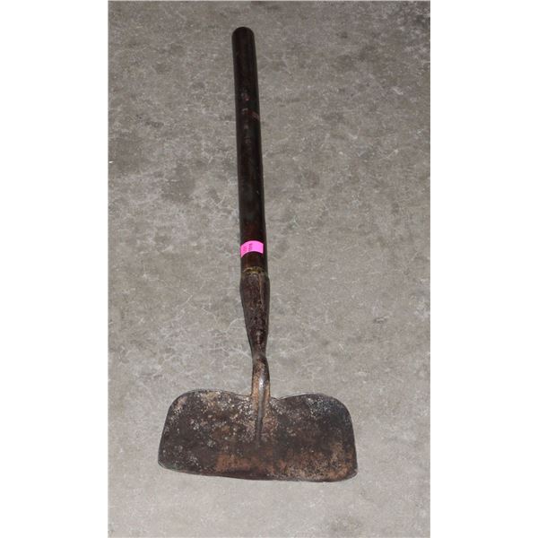 SHORT HANDLE GARDEN HOE