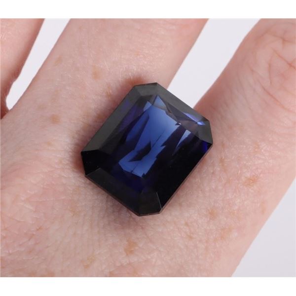 28.75CT EMERALD-CUT BLUE SAPPHIRE GEMSTONE