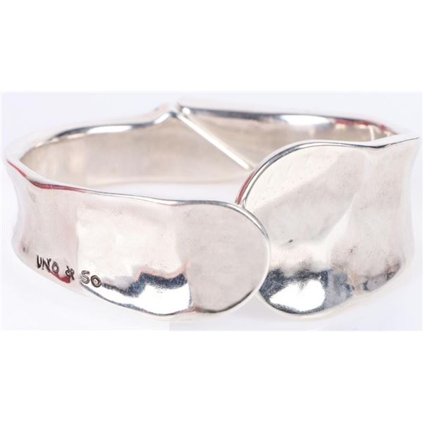 UNO DE 50 STERLING SILVER DESIGNER HINGED BRACELET