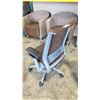 Image 2 : STEELCASE 46543100 SERIES 465 BROWN / GREY MESH BACK MULTI ADJUSTABLE TASK CHAIR