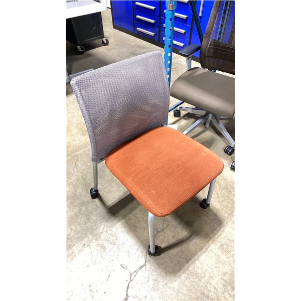 JERSEY CAST ARMLESS GREY / RED PADDED MOBILE CLIENT CHAIR