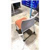 Image 2 : JERSEY CAST ARMLESS GREY / RED PADDED MOBILE CLIENT CHAIR