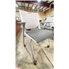 Image 2 : HAWTHORN VERY WHITE / GREY PADDED MOBILE CLIENT CHAIR