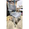 Image 2 : HAWTHORN VERY DARK GREY / GREY SOLID BASE MOBILE CLIENT CHAIR