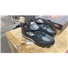 Image 2 : BOX OF 12 PAIRS OF EASTON QUAKE WF2 YOUTH SIZE 5 FIELD SHOES