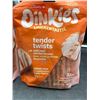 Image 2 : Hartz Oinkies Chickentastic Tender Twists 32-Pack Dog Treats Lot of 3