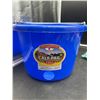 Image 1 : Blue Plastic Calf Pail, 8 Quart/7.6 Liters Capacity with Metal Handle