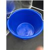 Image 3 : Blue Plastic Calf Pail, 8 Quart/7.6 Liters Capacity with Metal Handle