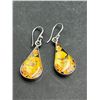Image 2 : Pair Of Teardrop Shaped Floral Resin Earrings With Metal Hooks