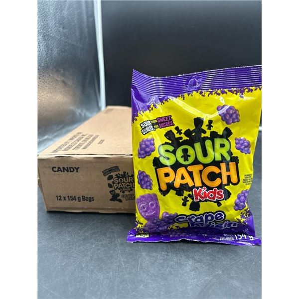 Sour Patch Kids Grape Raisin 154 g Bags – 12 Count