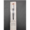 Image 2 : Clairol Root Touch-Up Powder for Hair and Eyebrows, Black Noir, Model LPINR10809