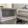 Image 2 : Kenmore White Stand Up Fridge/Freezer