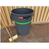 Image 2 : Rubbermaid Brute Waste Can w/ Squeegee & Broom